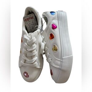 MUDD- NEW- Little Girls Colorful Hearts White Faux Leather Casual Shoes- Size- 3